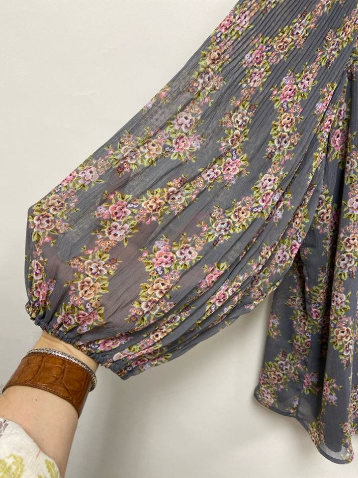 NWT Lauren Conrad Size XXL Gray Pink/Green Floral Plus Size Top