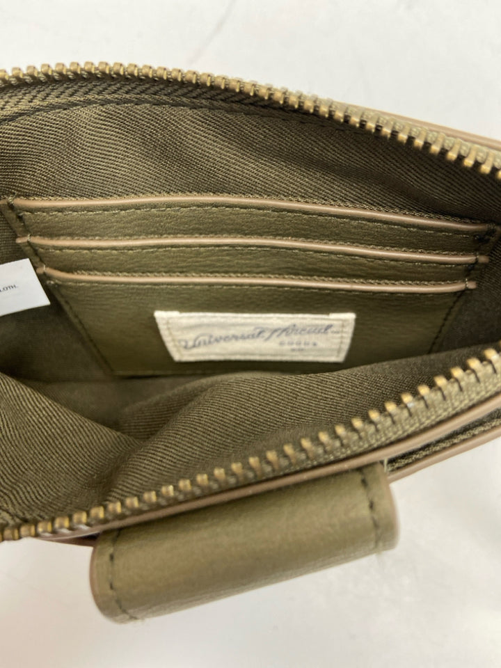 Universal Thread Olive Wristlet