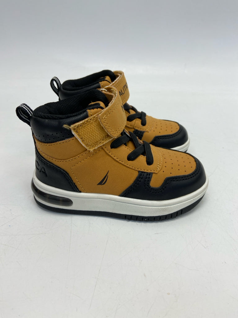 Nautica SIZE 6 Tan Black Boy&