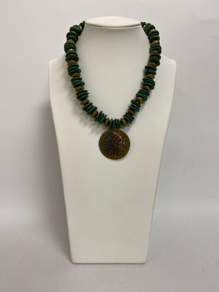Green Gold Stones Necklace