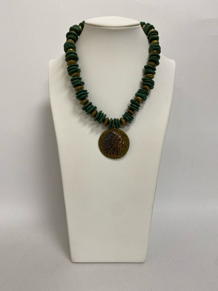 Green Gold Stones Necklace