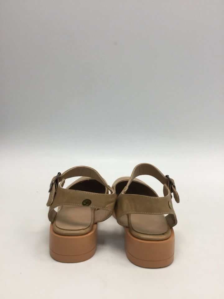 EU Shoe Size 38 Brown Clogs