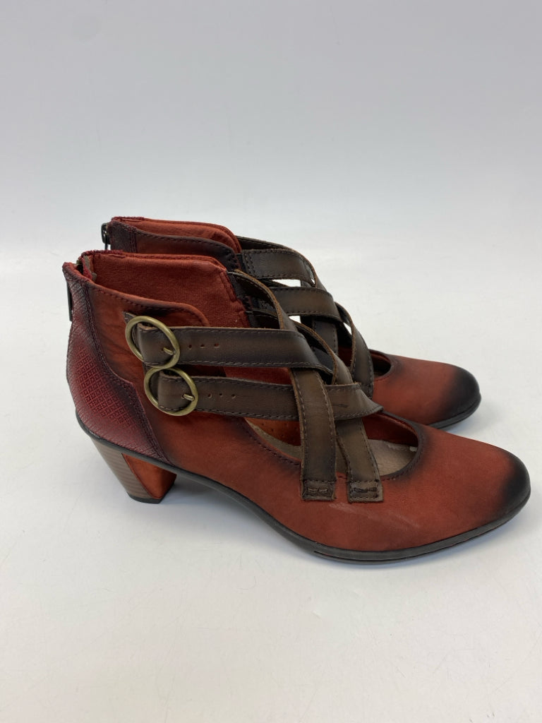 Earth  Size 8.5 Dark Red Brown Crisscross Heels