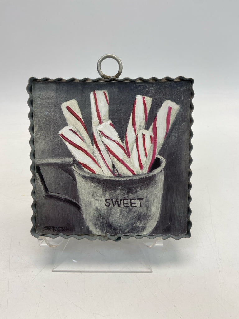 Roundtop Collection Gray White/Red Candy Cane Christmas