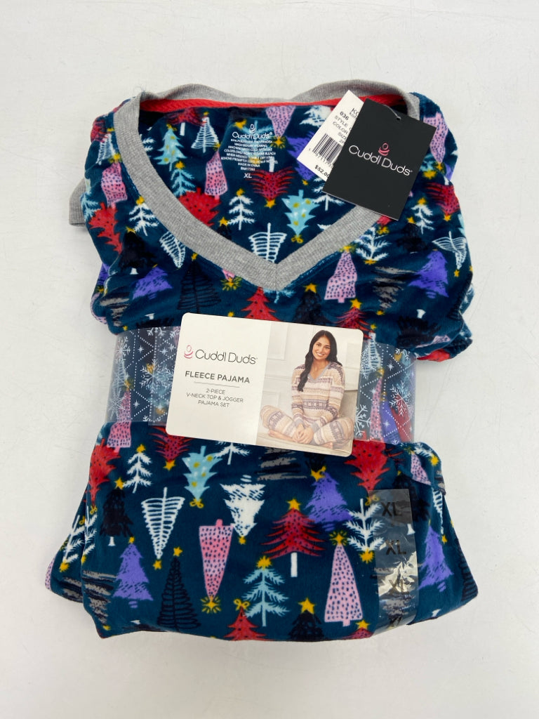 NWT Cuddl duds Size XL Green Multi Color Christmas Ladies 2pc Pajamas