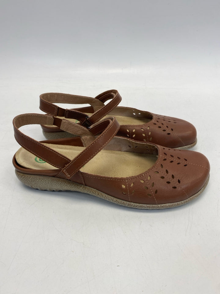 NWOT Naot EU Shoe Size 38 US Shoe Size 7 Brown Perforated Flats