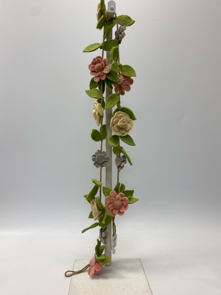 NWT Green Pastels Flowers Felt Garland/Greenery