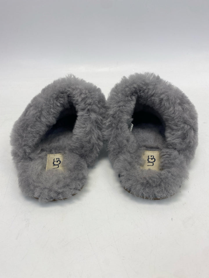 UGG US Shoe Size 6 Gray Slippers