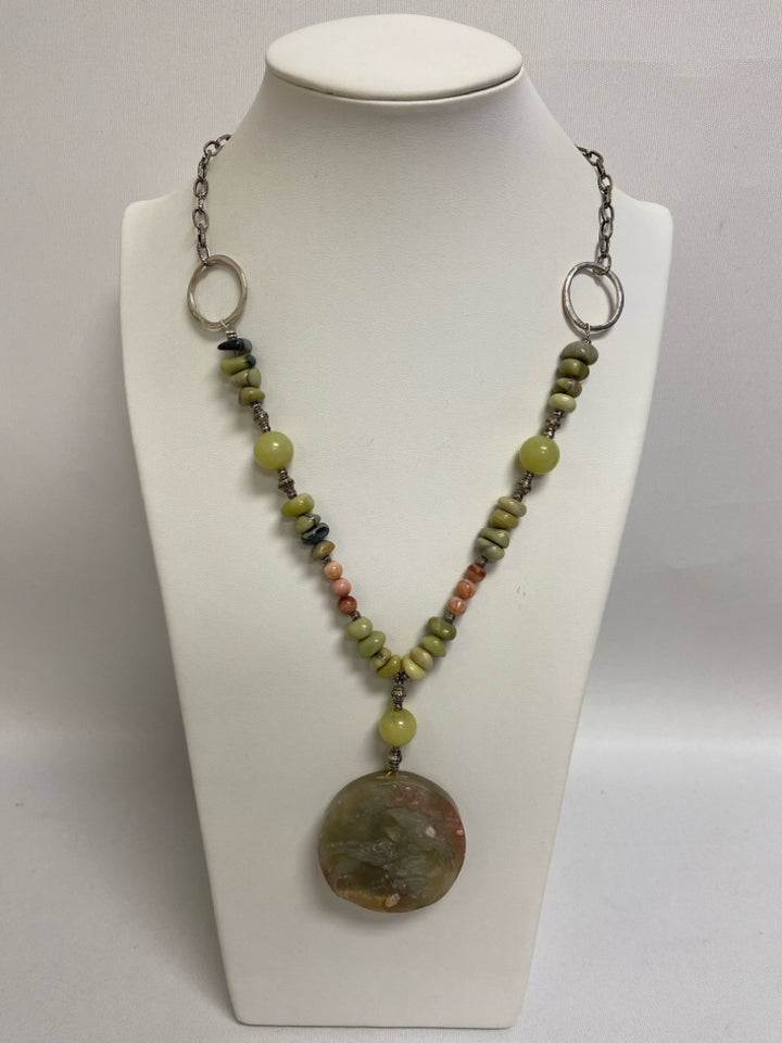 Silver Color Green/Pink Circles Necklace