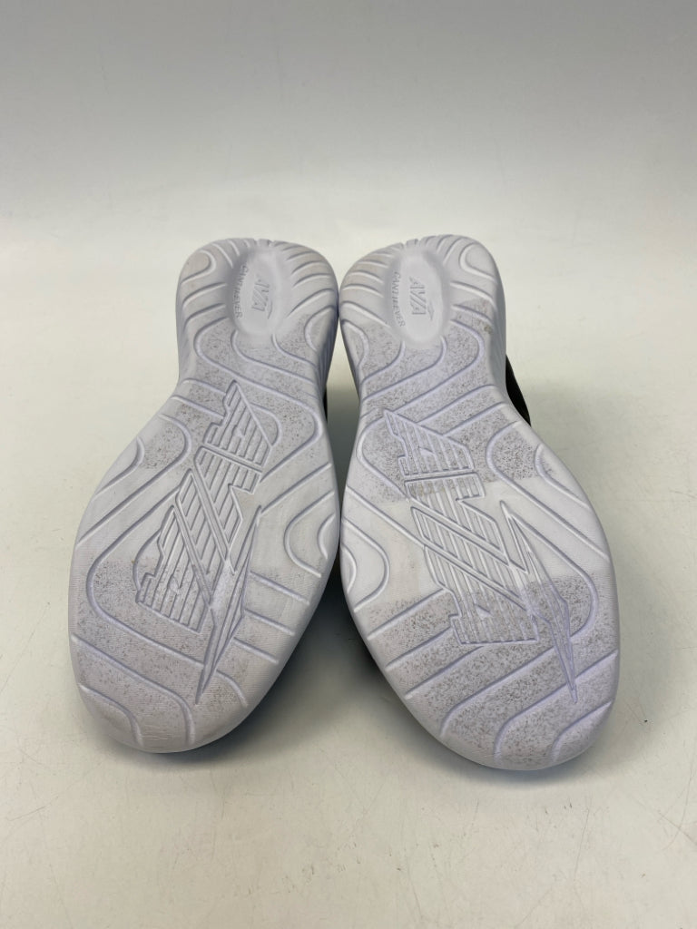 NWT Avia US Shoe Size 8.5 Black Sneakers
