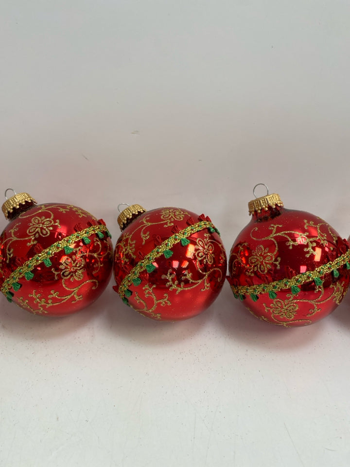 Red Gold/Green Ornaments