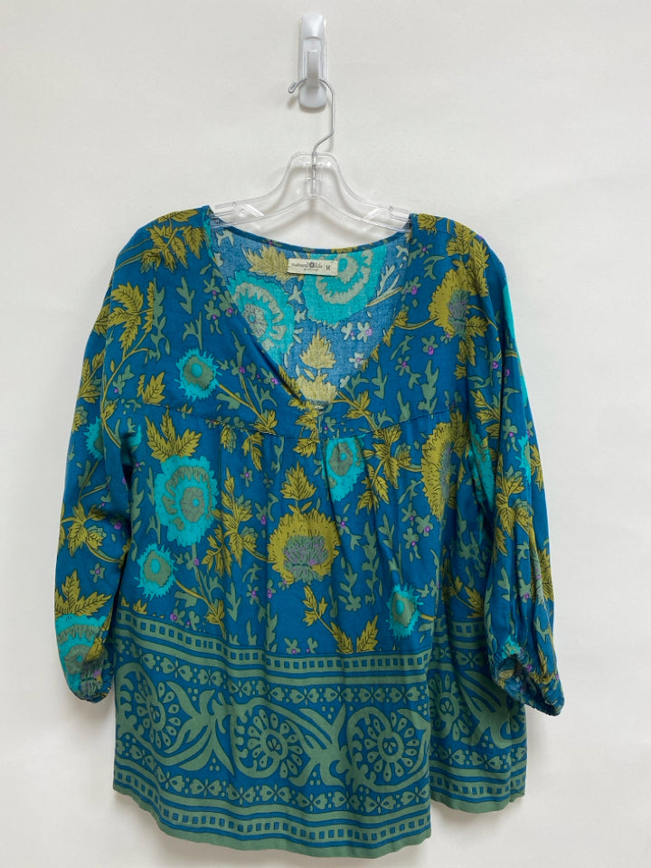 Natural Life Size M Teal Blue Chartreuse Assorted Print Ladies Top