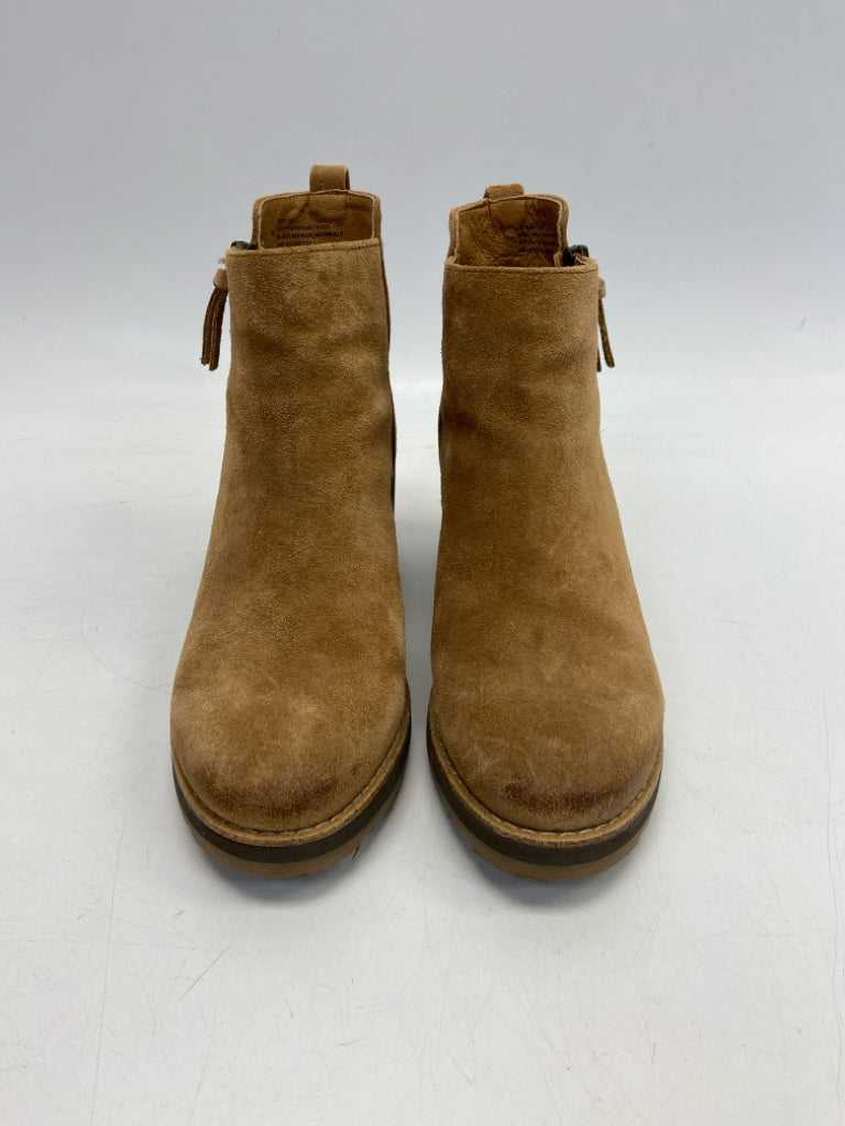 Sofft  Size 7 Tan Suede Boots