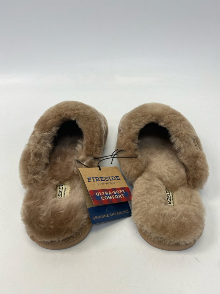 NWT Dearfoams  Size 10 Brown Fuzzy Slippers
