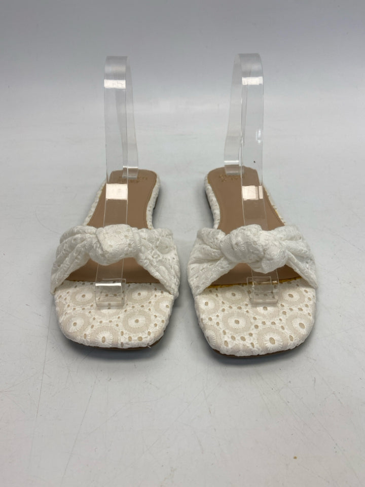 NWT Crown &amp; Ivy  Size 8 White Eyelet Sandals