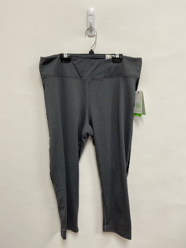 NWT Gaiam Size XL Gray Black Athletic Leggings