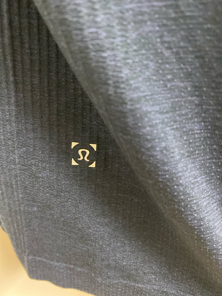 Lululemon Size L Navy Polo Men&
