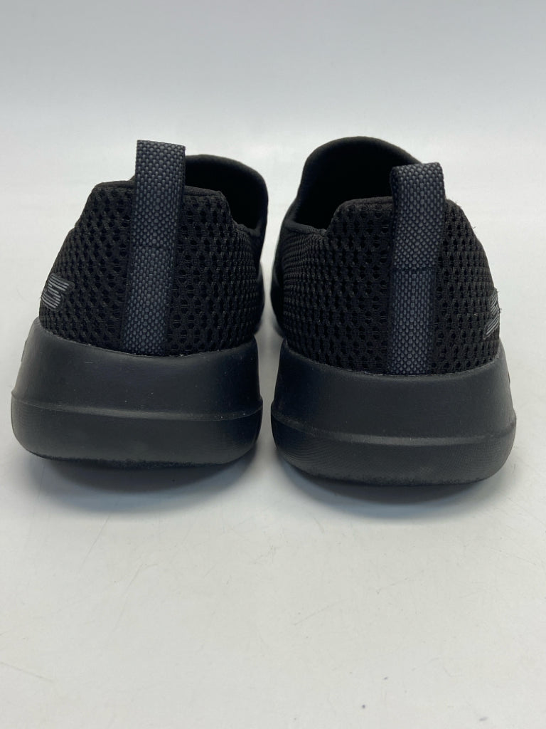Skechers  Size 6.5 Black Knit Sneakers