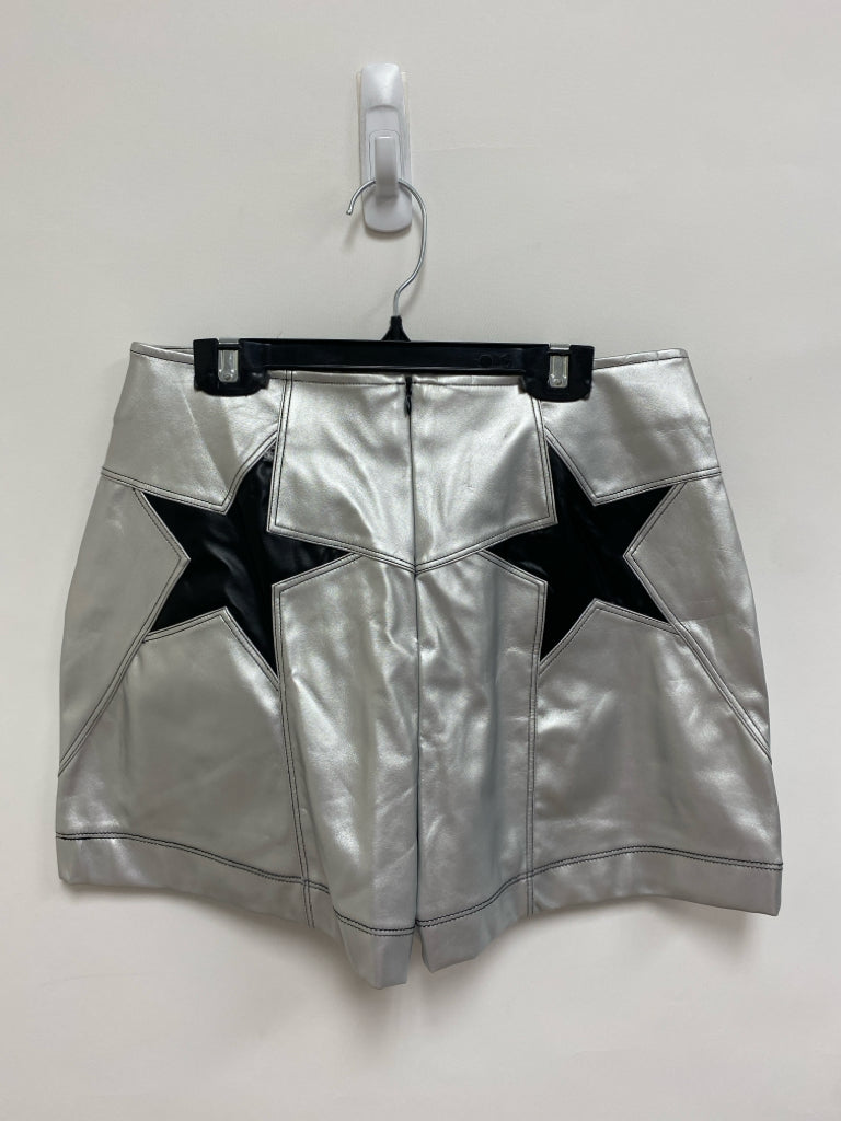 NWT Size M Silver Black Stars Faux Leather Ladies Shorts