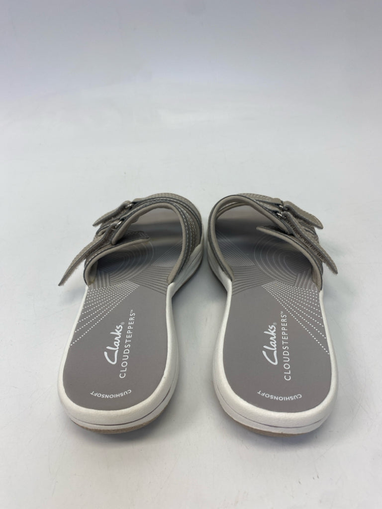 Clarks  Size 6 Taupe Sandals