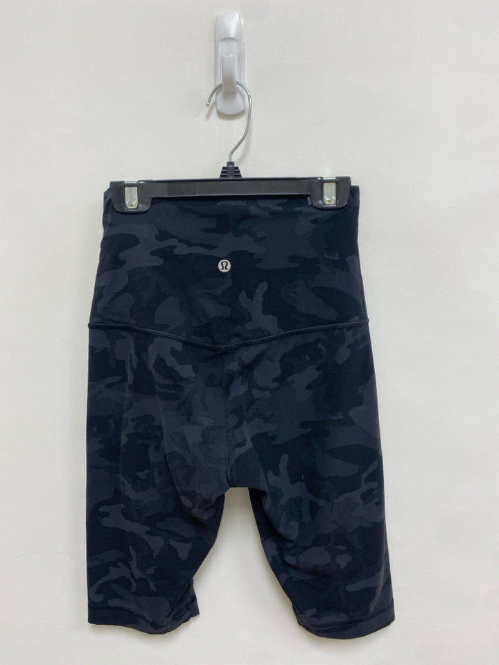Lululemon Size 4 Black Gray Camouflage Athletic Shorts