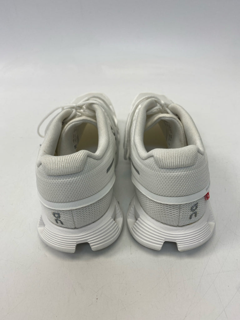 On Cloud  Size 8 White Lace-up Sneakers