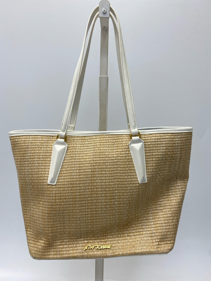 NWT Betsey Johnson Natural Yellow/Green Lemon(s) Handbag