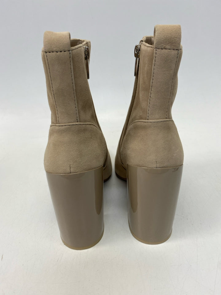 NWOT VINCE CAMUTO US Shoe Size 7.5 Cream Side Zipper Suede Boots