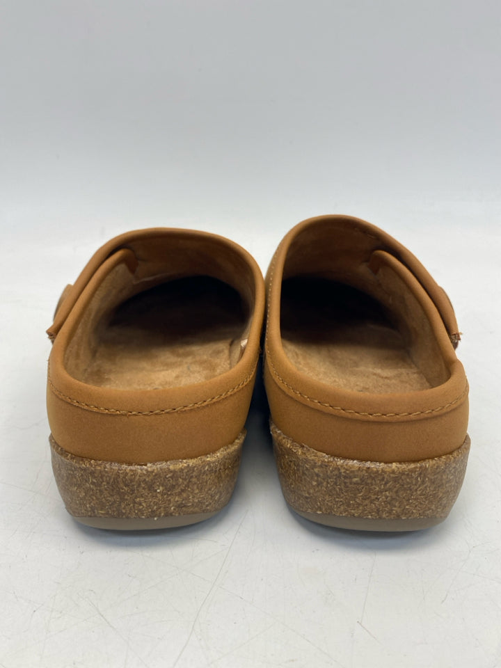 Earth US Shoe Size 8 Cognac Perforated Flats