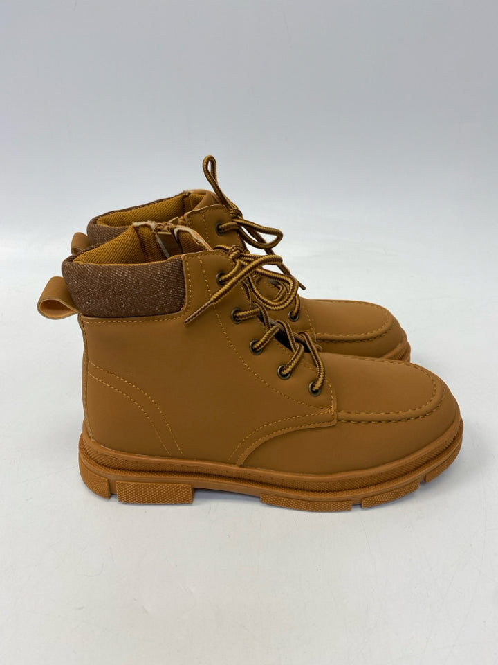 NWOT fabkids SIZE 3 Brown Lace-Up Boy&