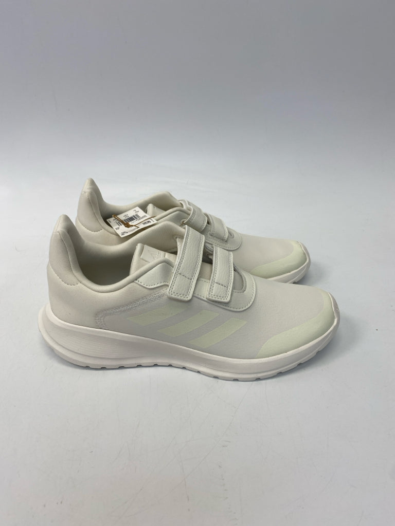 NWT Adidas Size 7 Cream Men&
