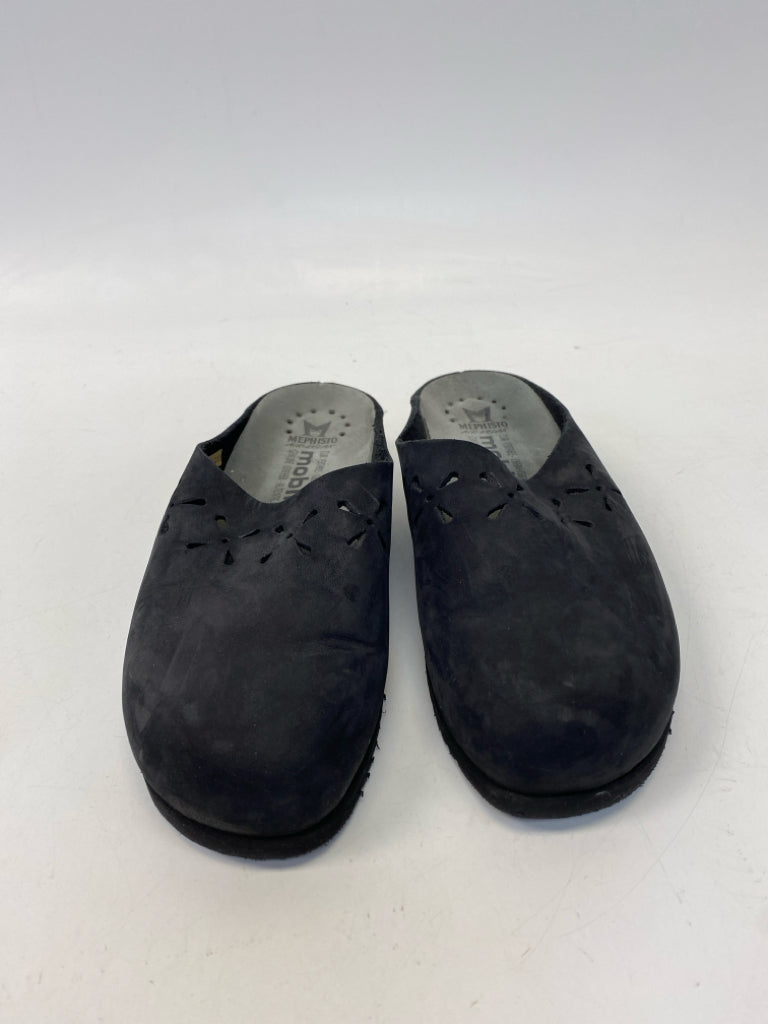 Mephisto 40 Black Perforated Clogs