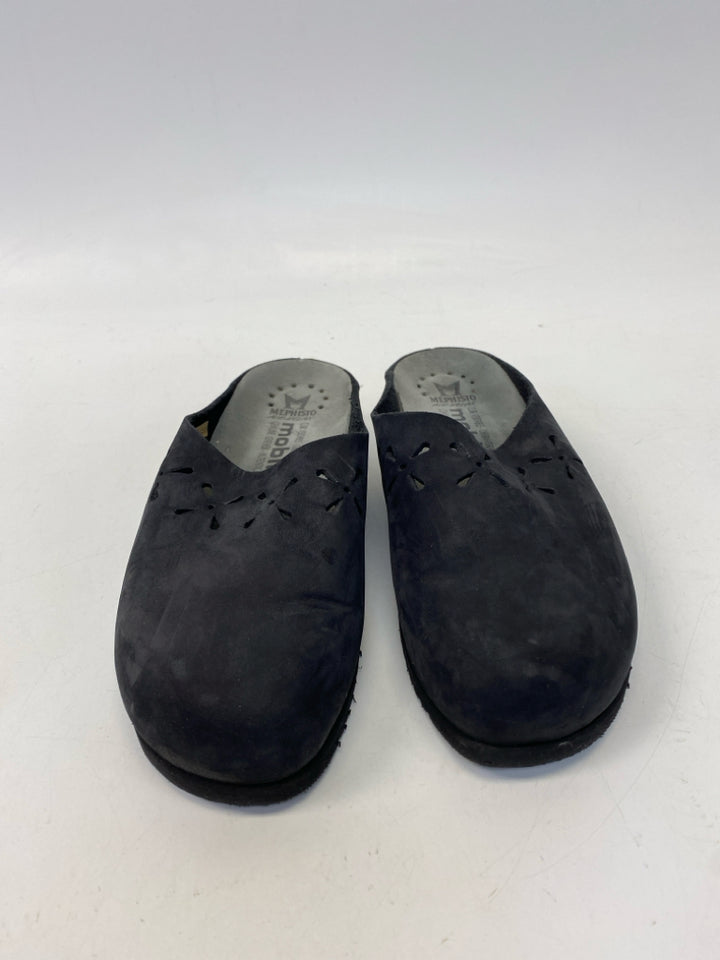 Mephisto 40 Black Perforated Clogs
