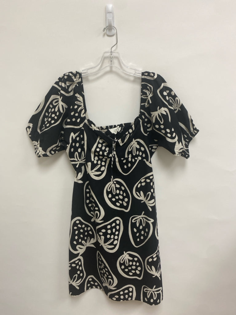 COMPANIA FANTASTICA Size L Black Cream Strawberries Puff Sleeve Ladies Dress