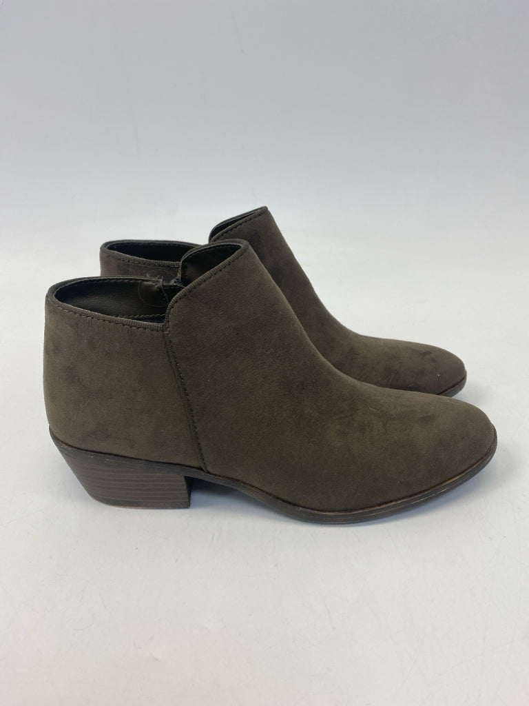 Size 7.5 Brown Side Zipper Boots