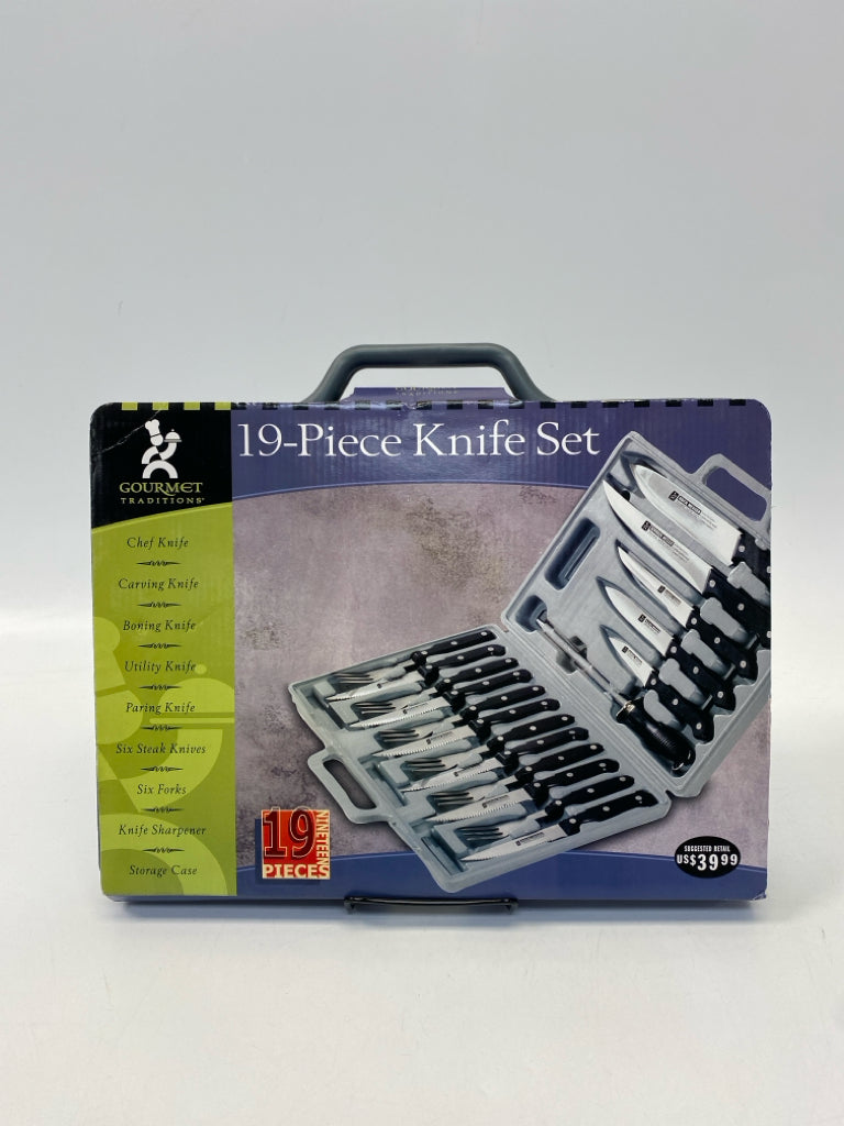 NEW/PKG Black Cutlery