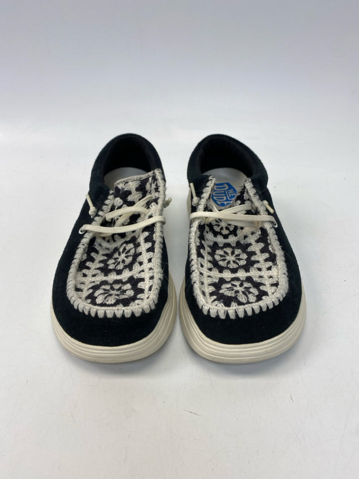 Hey Dude US Shoe Size 8 Black/White Embroidered Sneakers