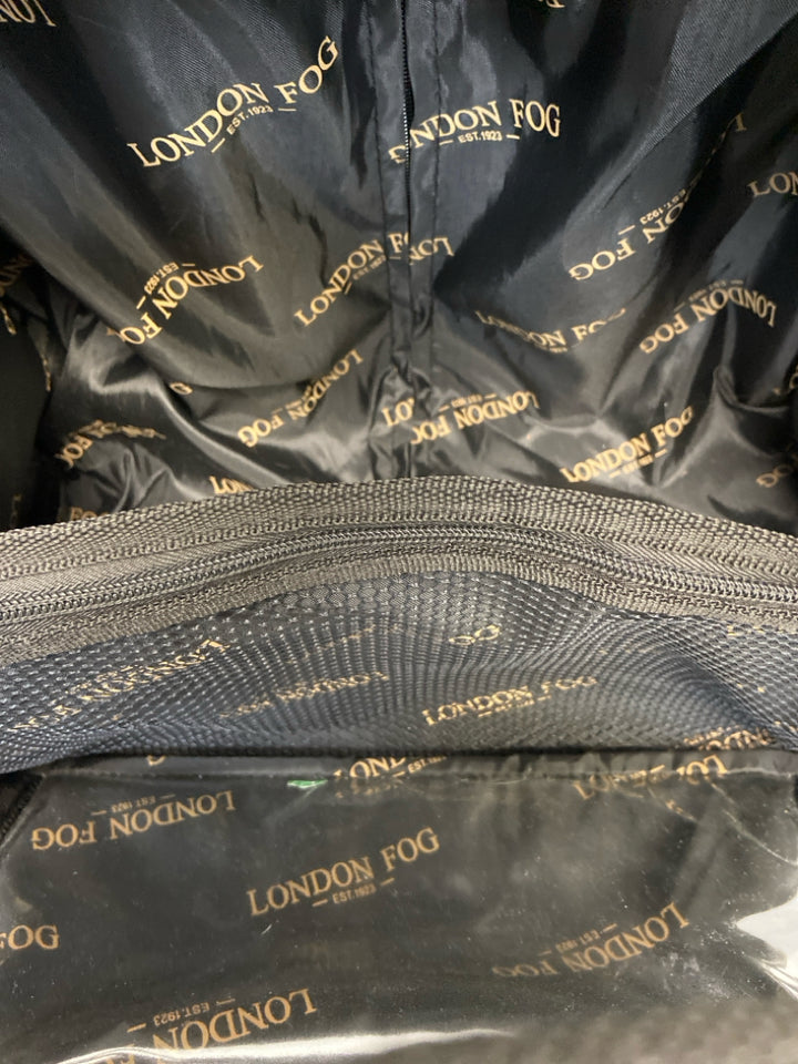 London Fog Black Gold Zipper Misc. Luggage