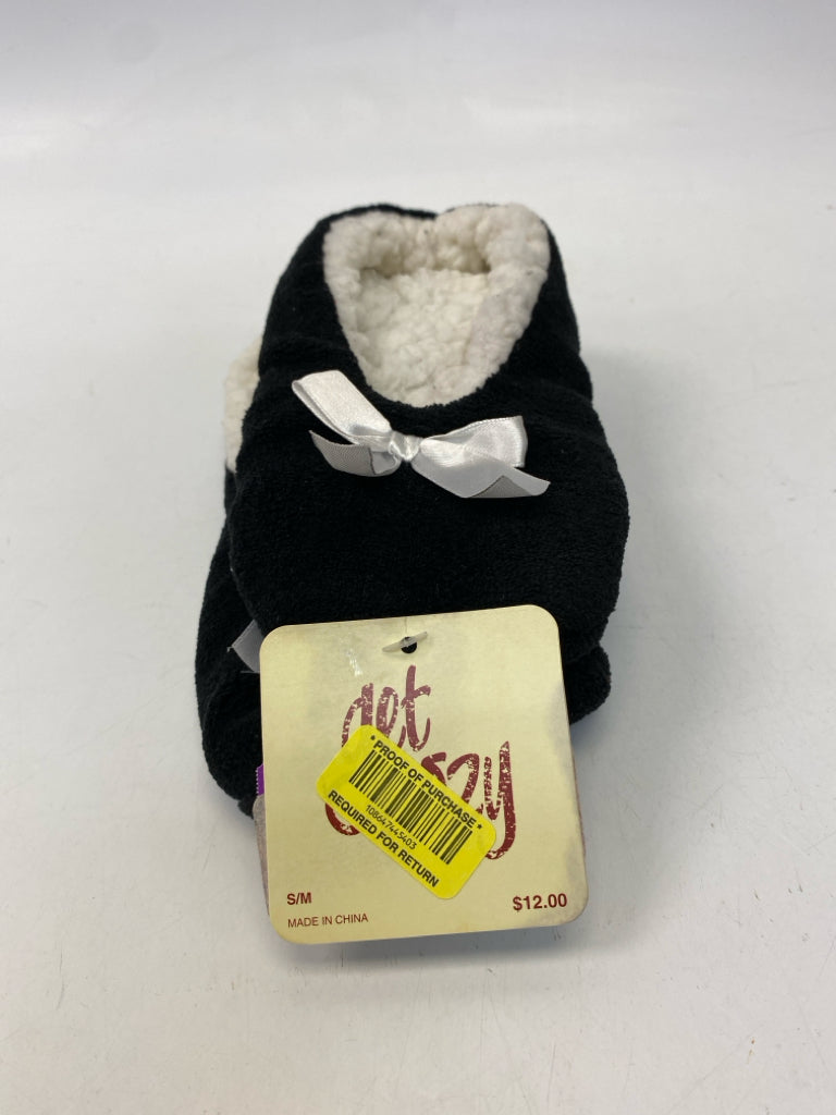 NWT US Size S Black Slippers