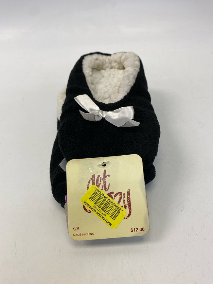 NWT US Size S Black Slippers