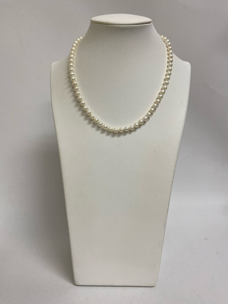 Pearl Gold Color Pearl Necklace