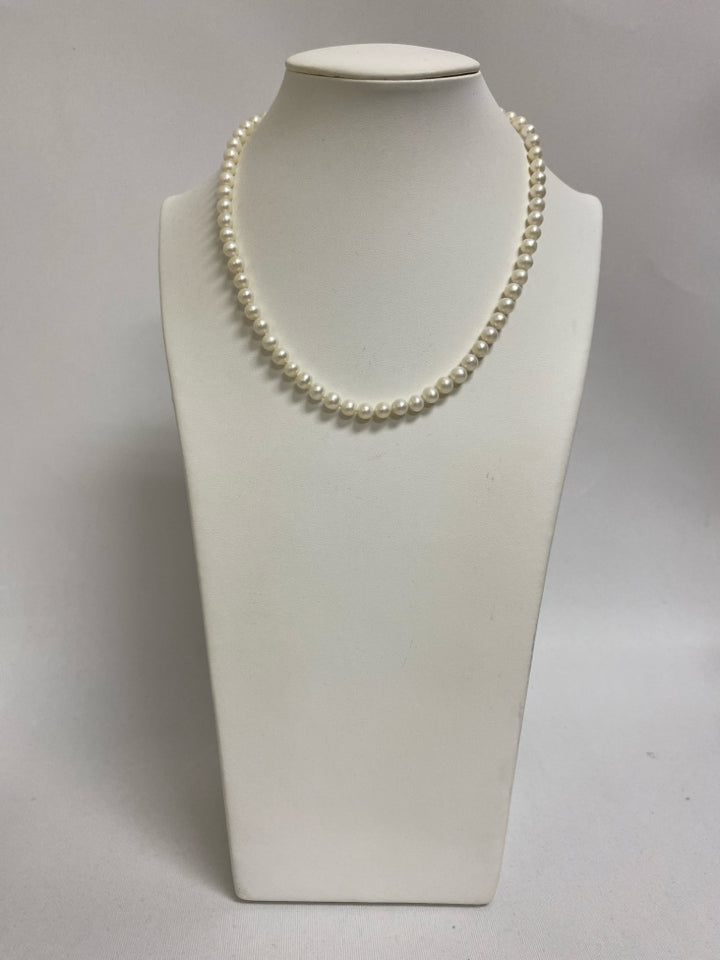 Pearl Gold Color Pearl Necklace