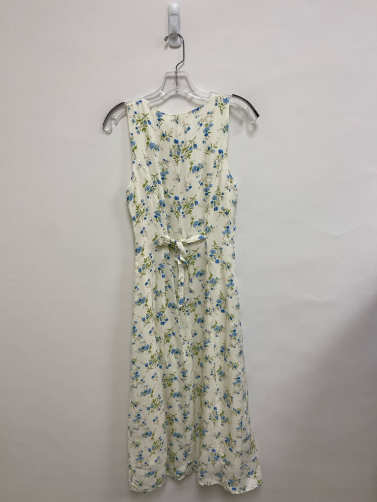 NWT Size M White Blue/Green Floral Sleeveless Ladies Dress