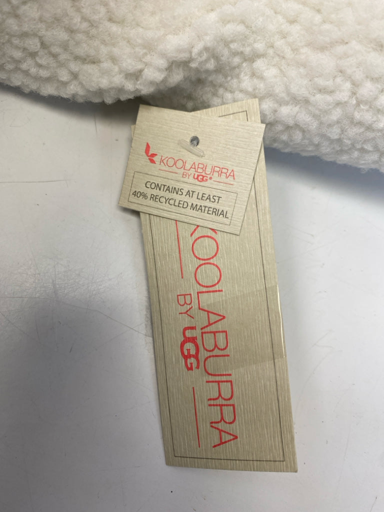 NWT UGG White Winter Scarf
