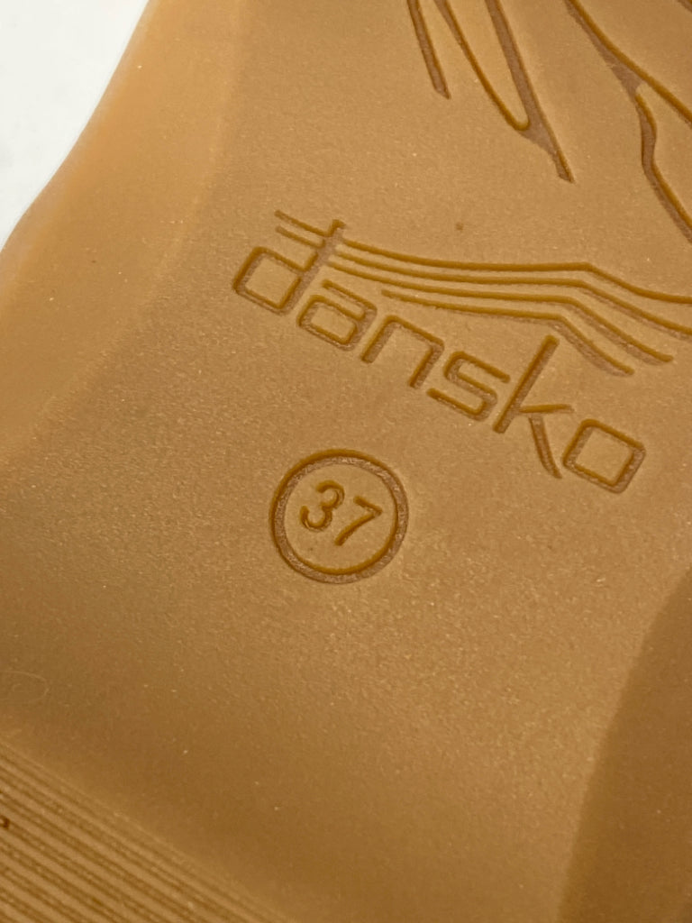 Dansko  Size 37 Brown Gold Buckle(s) Sandals