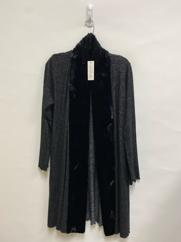 NWT Size M Black Faux Fur Collar Ladies Sweater