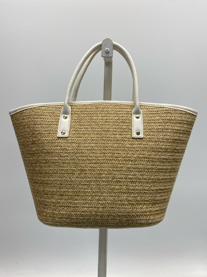 NWT Natural White Bow(s) Handbag