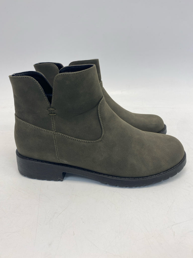 NWOT US Shoe Size 8.5 Olive Side Zipper Boots
