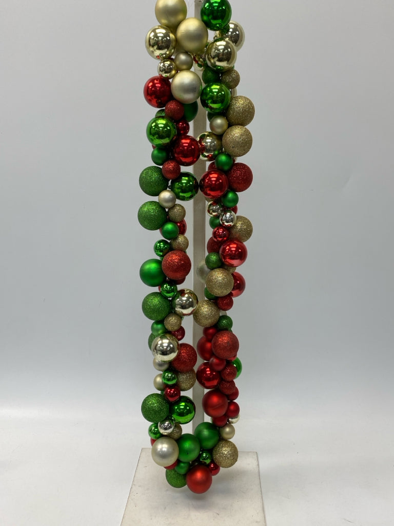 Green Red/Gold Christmas