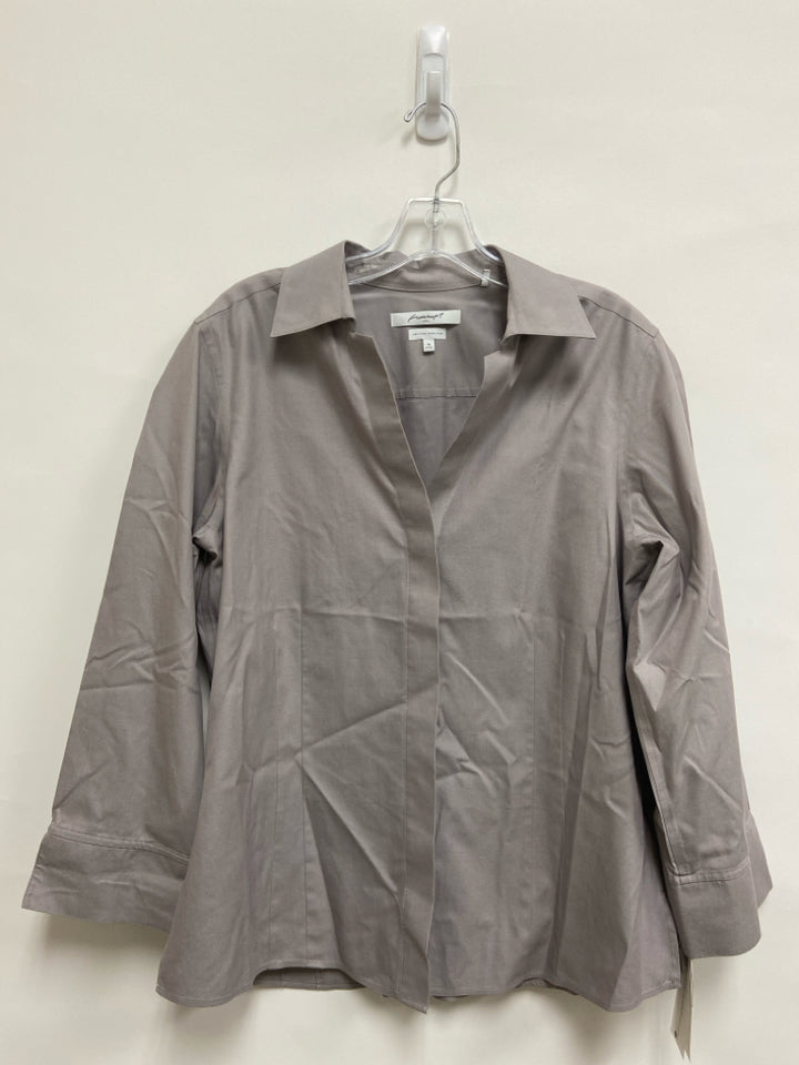 NWT Foxcroft  SIZE  16 Gray Button Up Plus Size Top